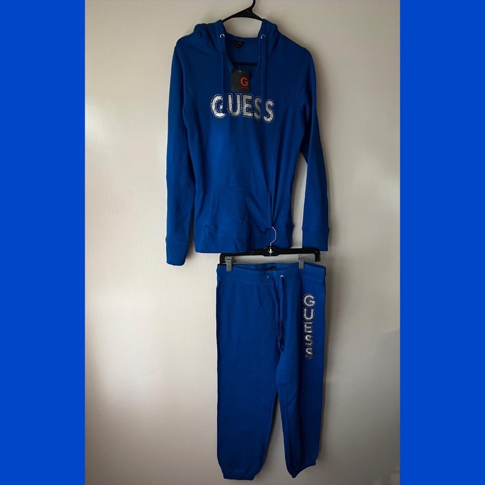 NEW Guess sweatsuit- Medium